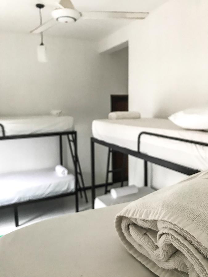 Bed & Bicycle Hostel Dehiwala-Mount Lavinia Екстериор снимка