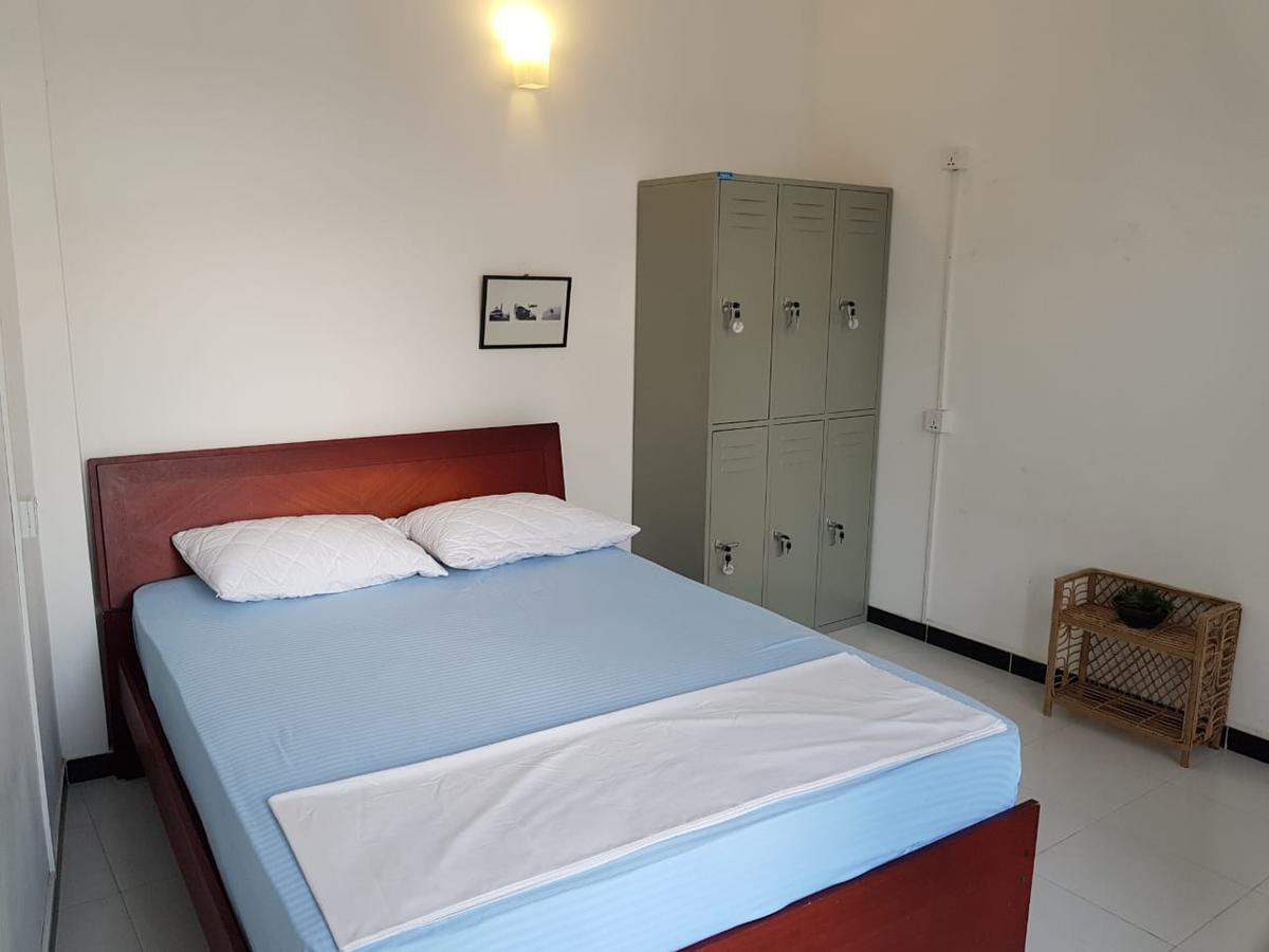 Bed & Bicycle Hostel Dehiwala-Mount Lavinia Екстериор снимка