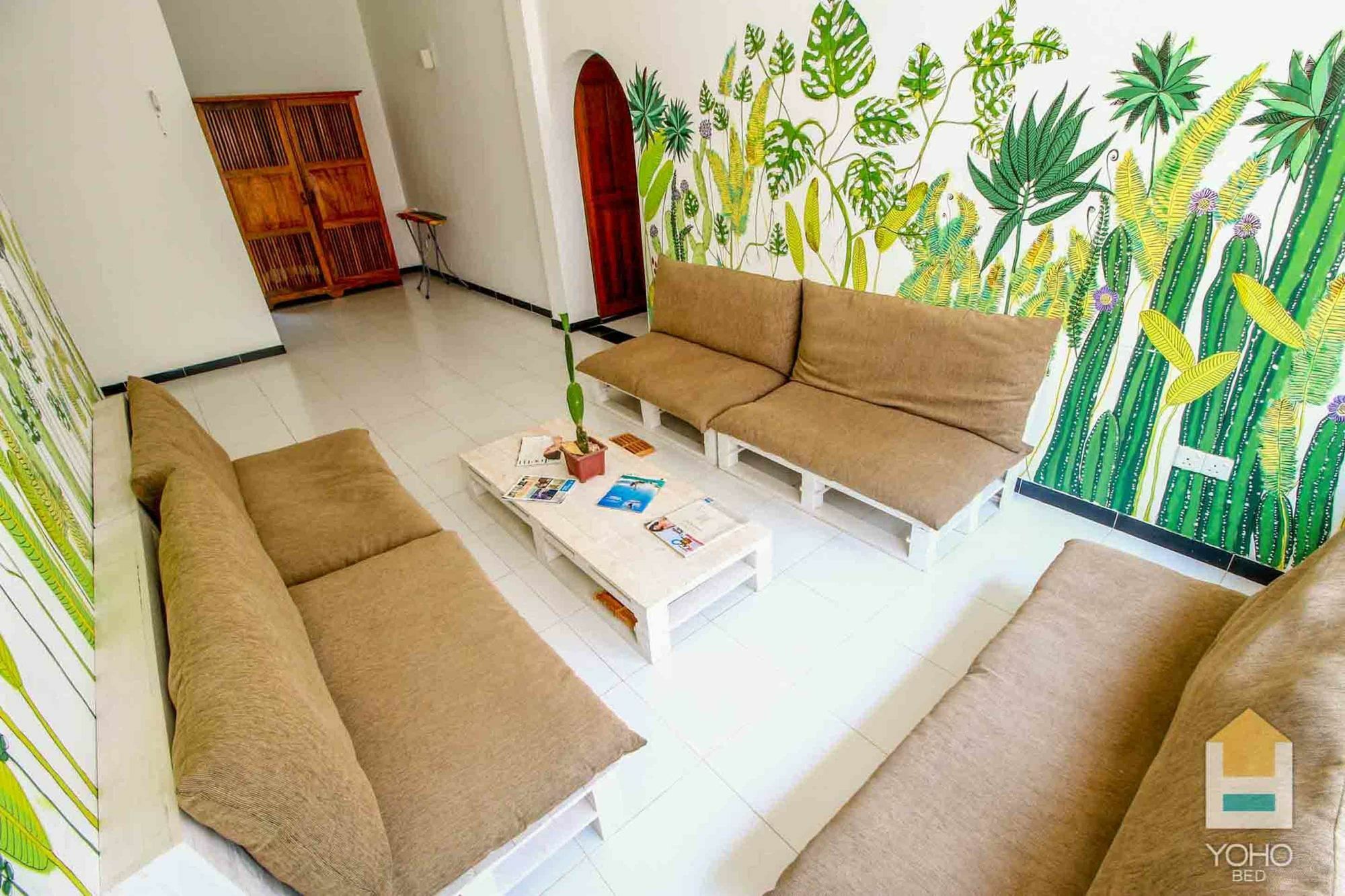 Bed & Bicycle Hostel Dehiwala-Mount Lavinia Екстериор снимка