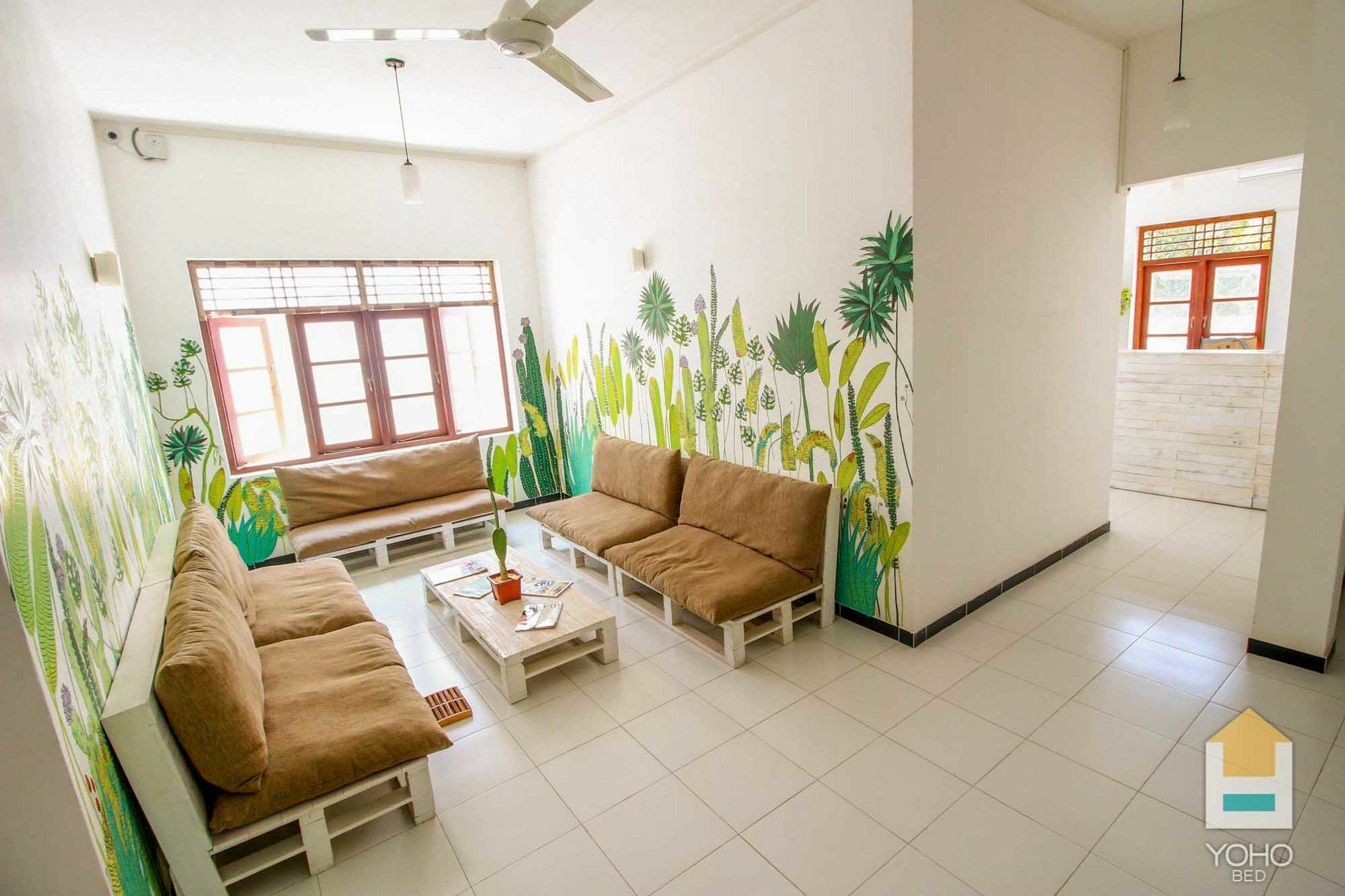 Bed & Bicycle Hostel Dehiwala-Mount Lavinia Екстериор снимка