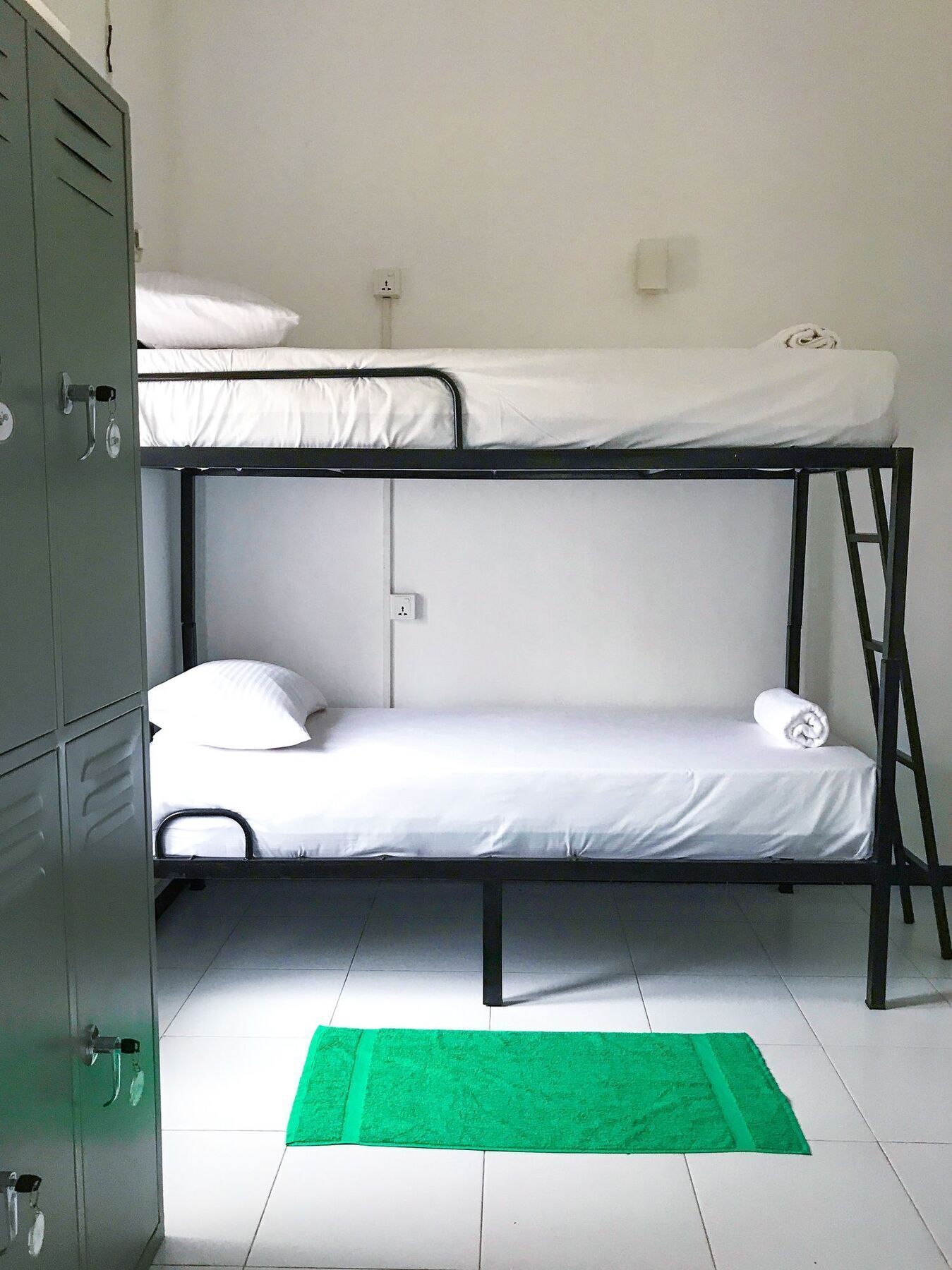Bed & Bicycle Hostel Dehiwala-Mount Lavinia Екстериор снимка