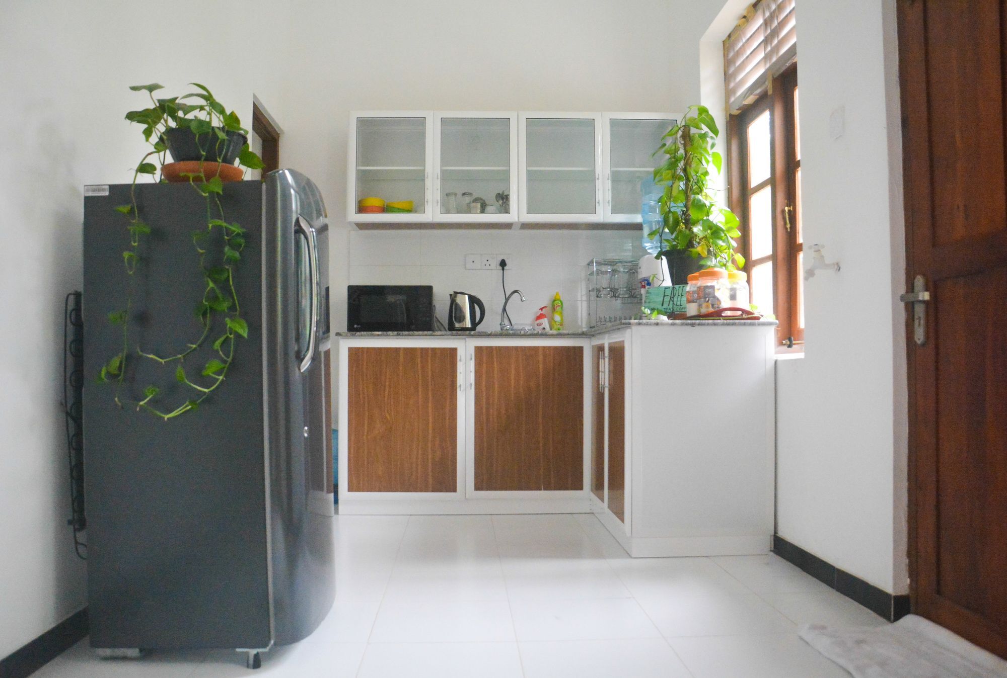 Bed & Bicycle Hostel Dehiwala-Mount Lavinia Екстериор снимка